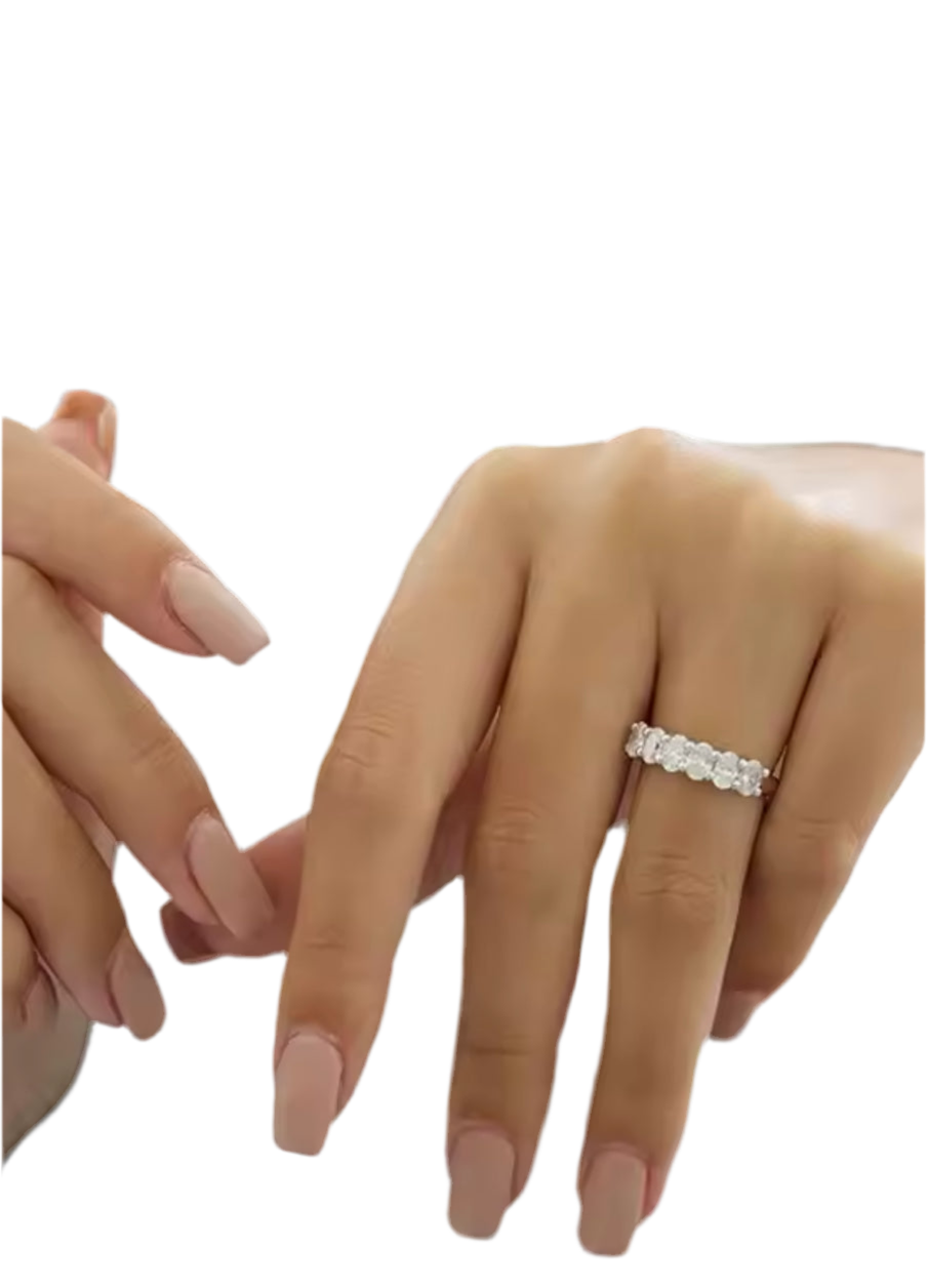 6 ovals Moissanite band