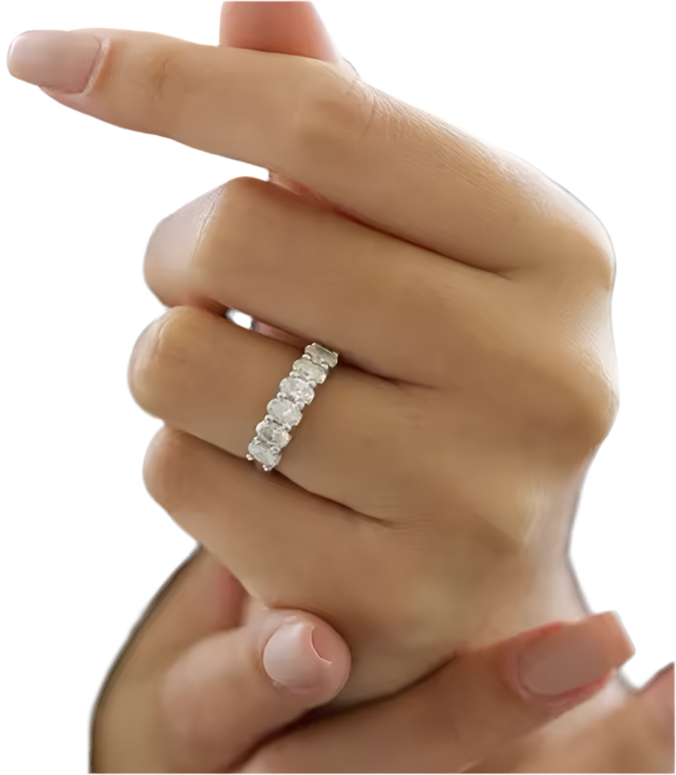 6 ovals Moissanite band