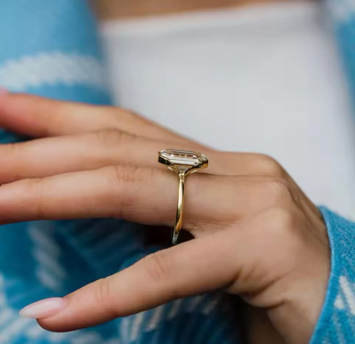 7.5ct Emerald Moissanite ring