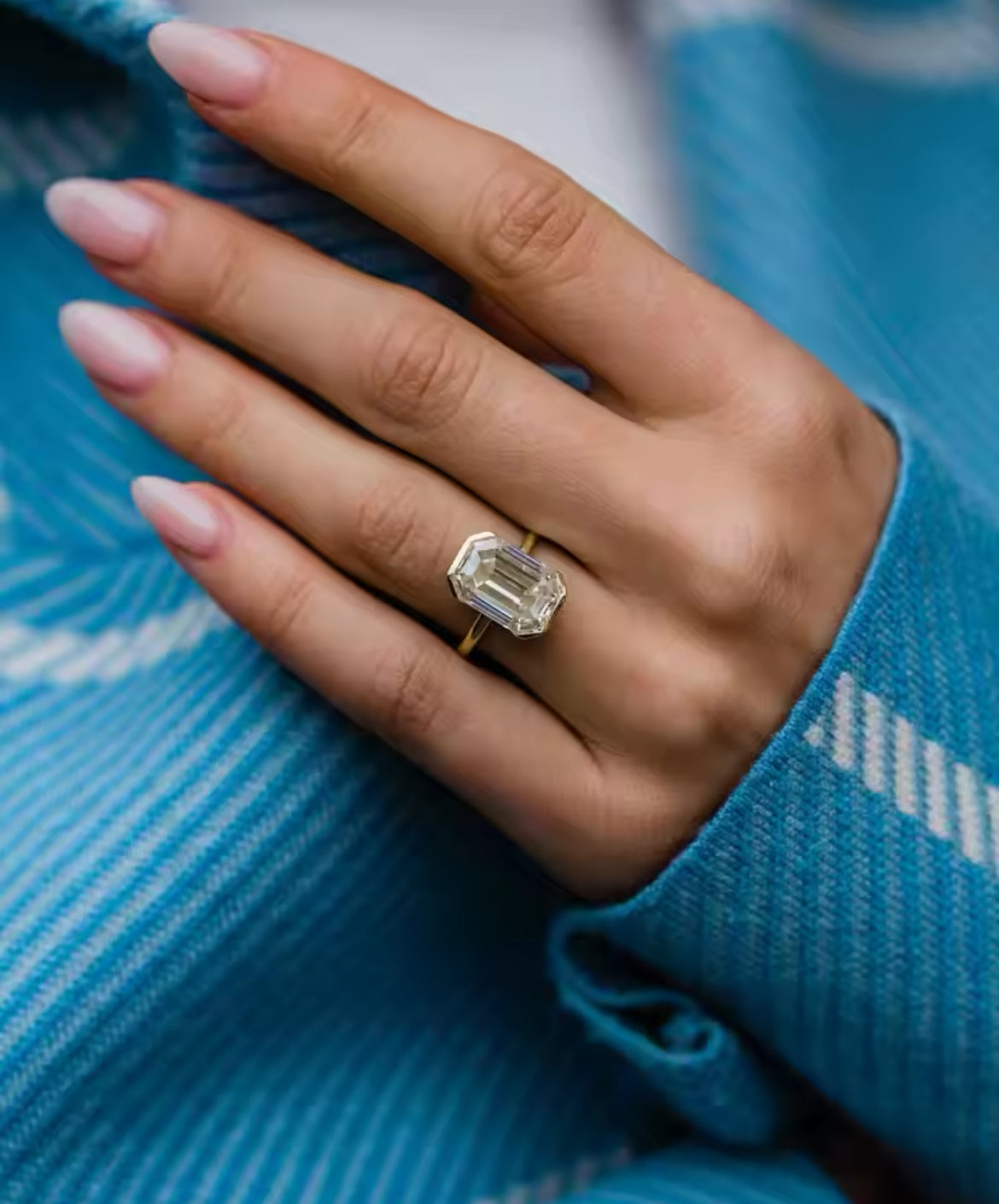 7.5ct Emerald Moissanite ring