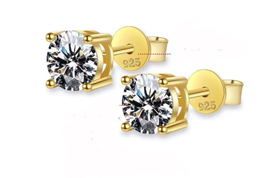 4 claw moissanite earrings