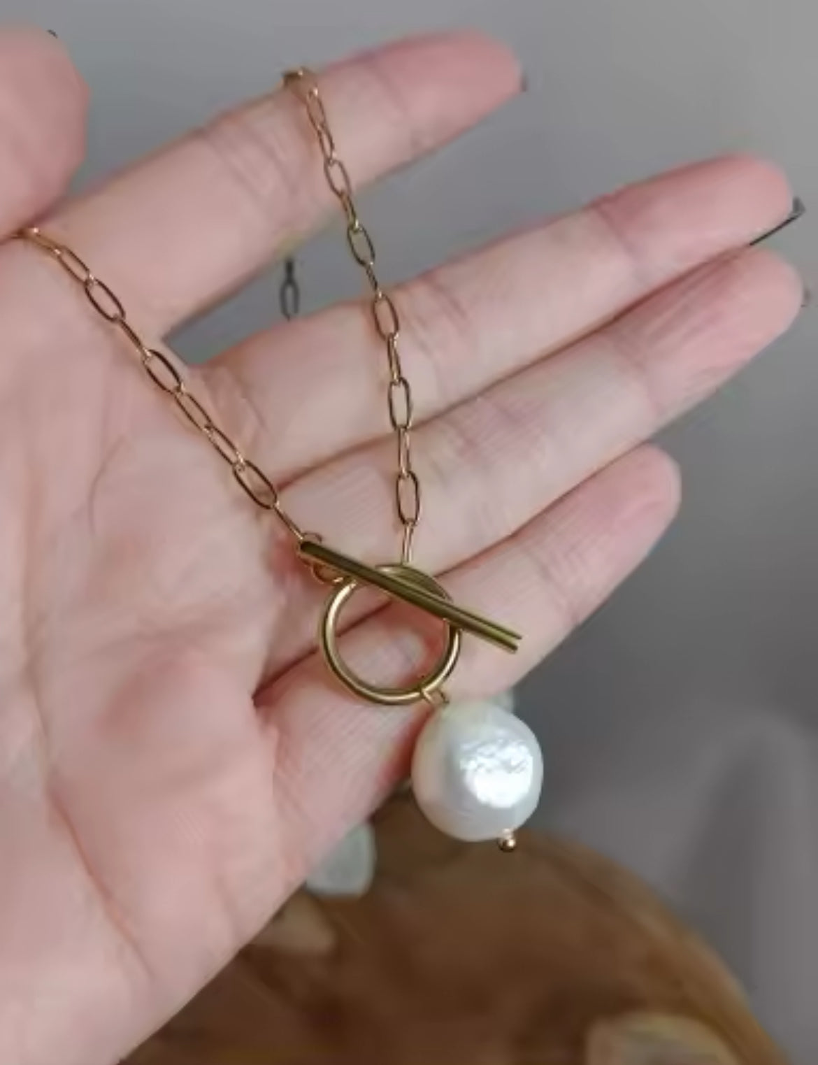 Pearl toggle necklace
