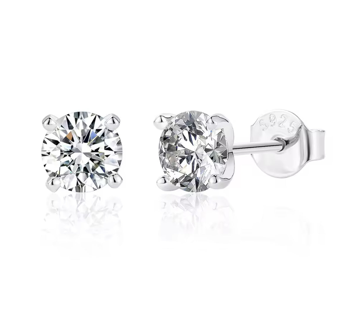 4 claw moissanite earrings