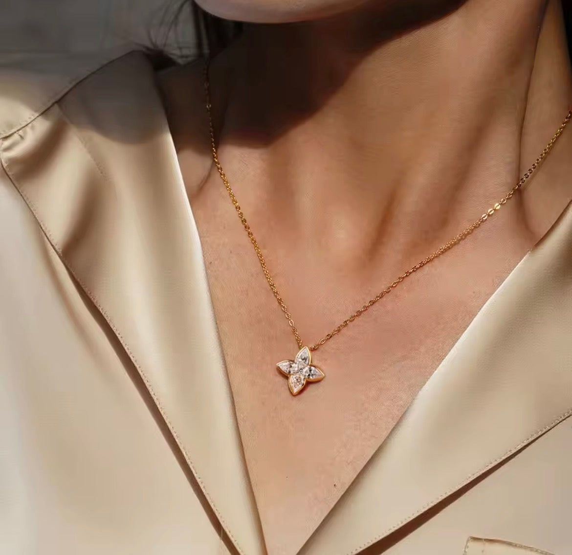 2.1ct flower Moissanite necklace