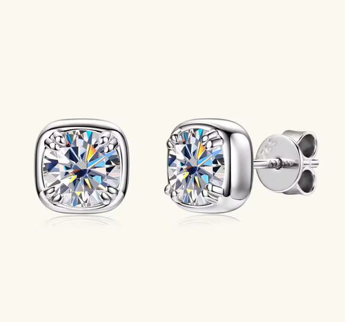 1ct round cut moissanite earrings