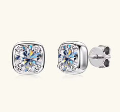1ct round cut moissanite earrings