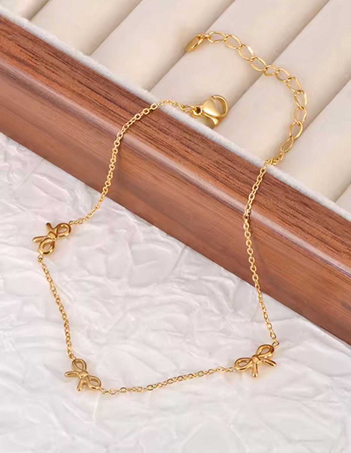 Bow bracelet