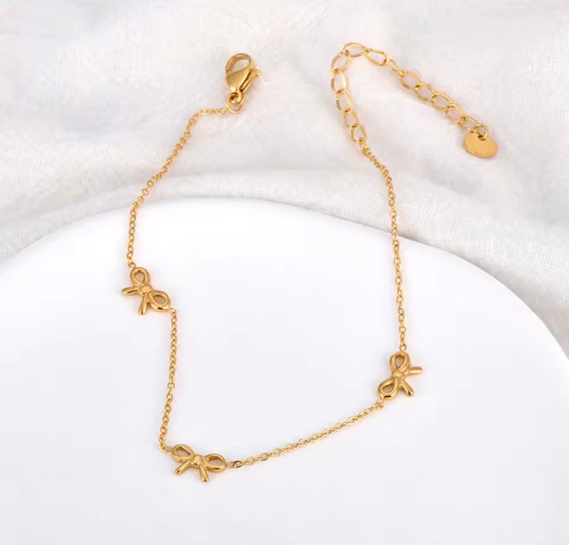 Bow bracelet