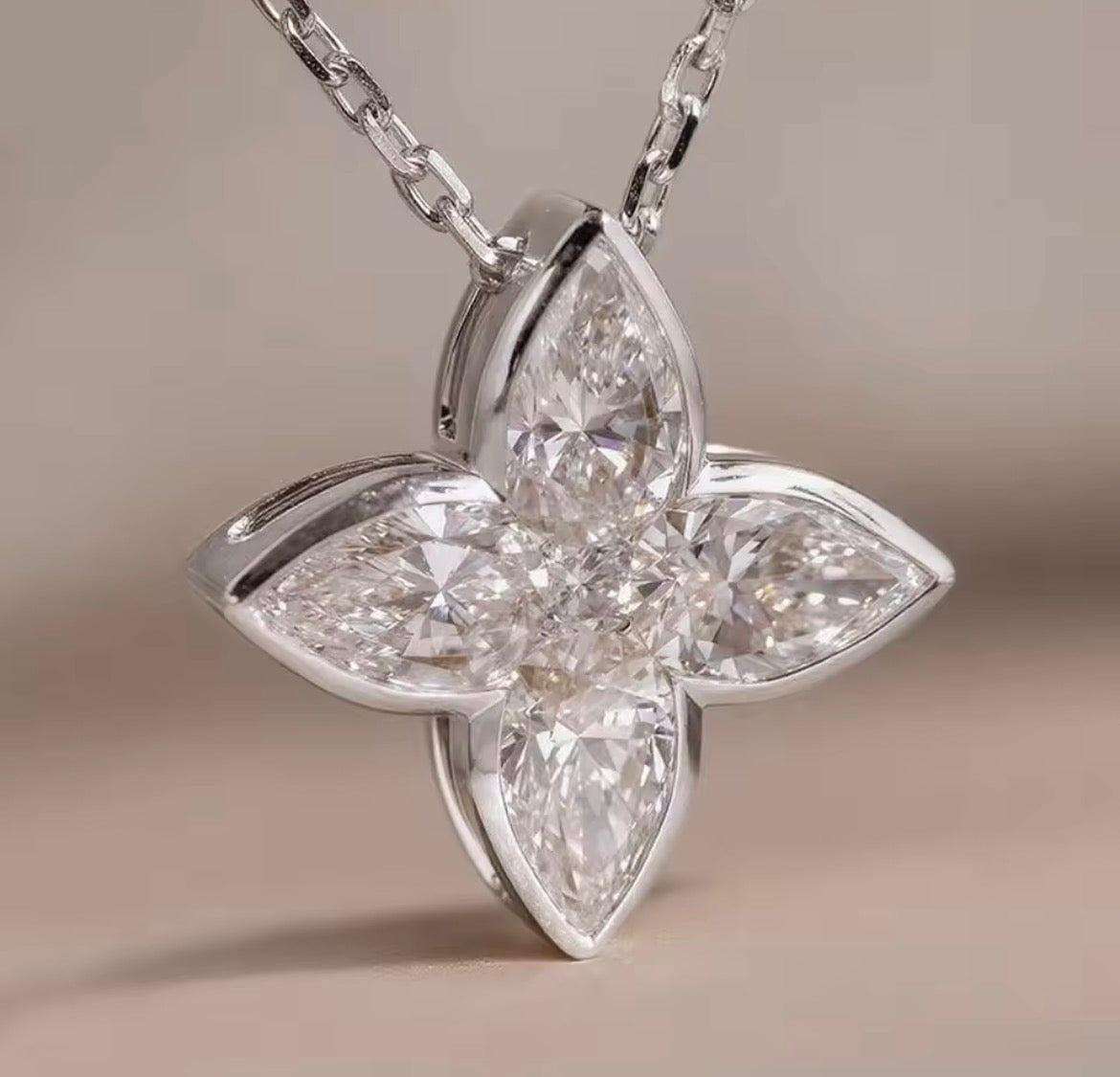 2.1ct flower Moissanite necklace