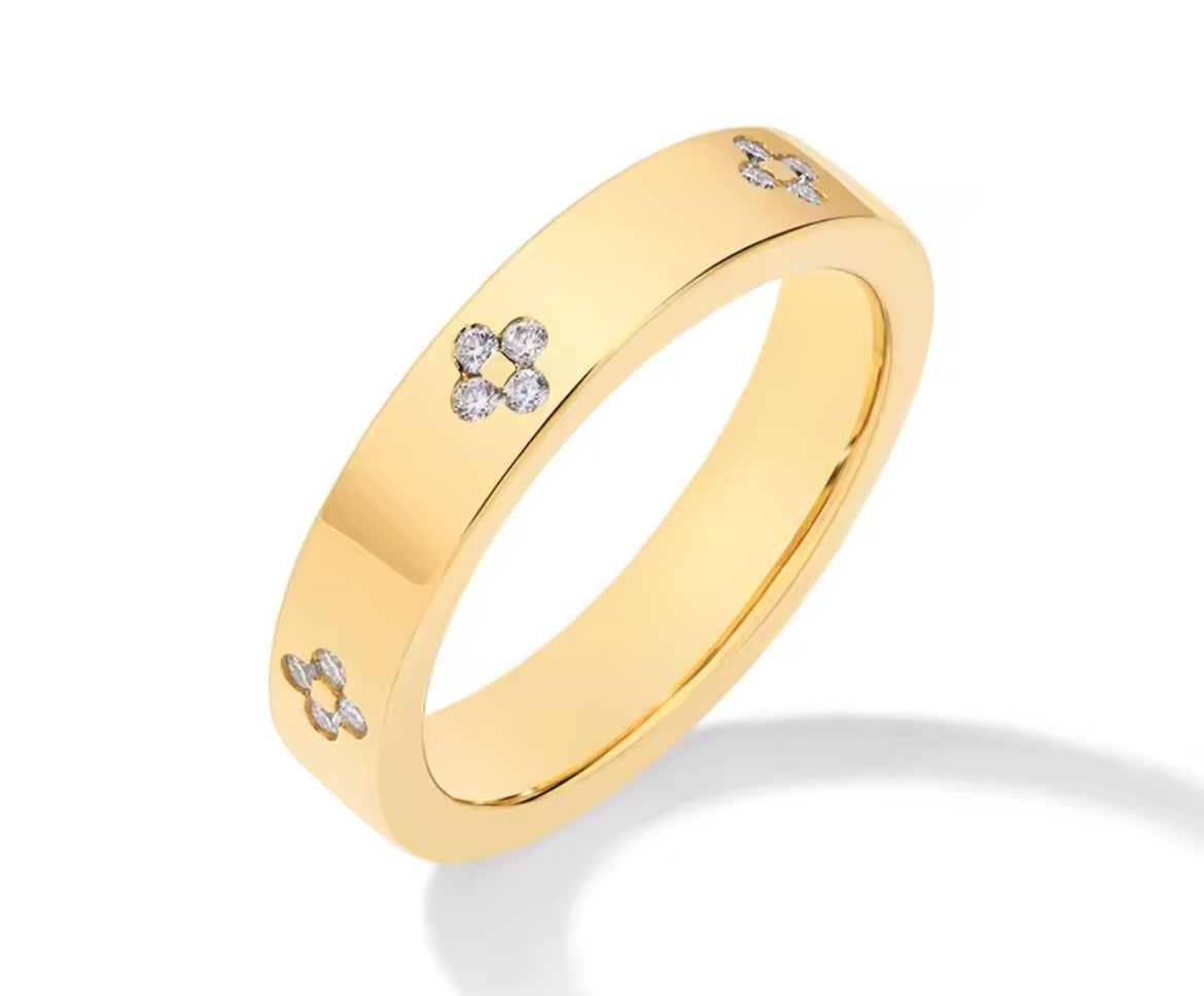 Moissanite flower ring