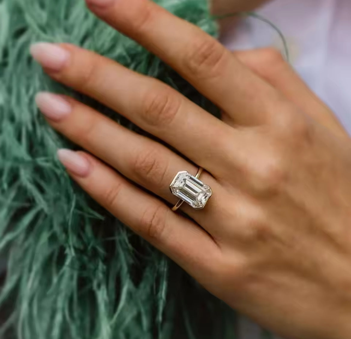 7.5ct Emerald Moissanite ring
