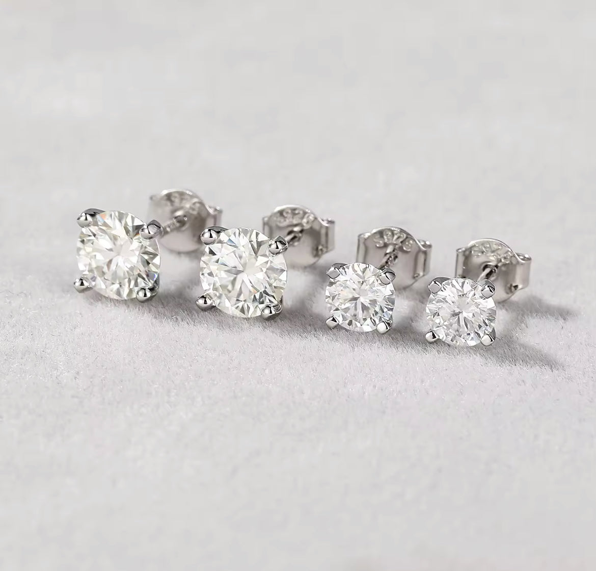 4 claw moissanite earrings